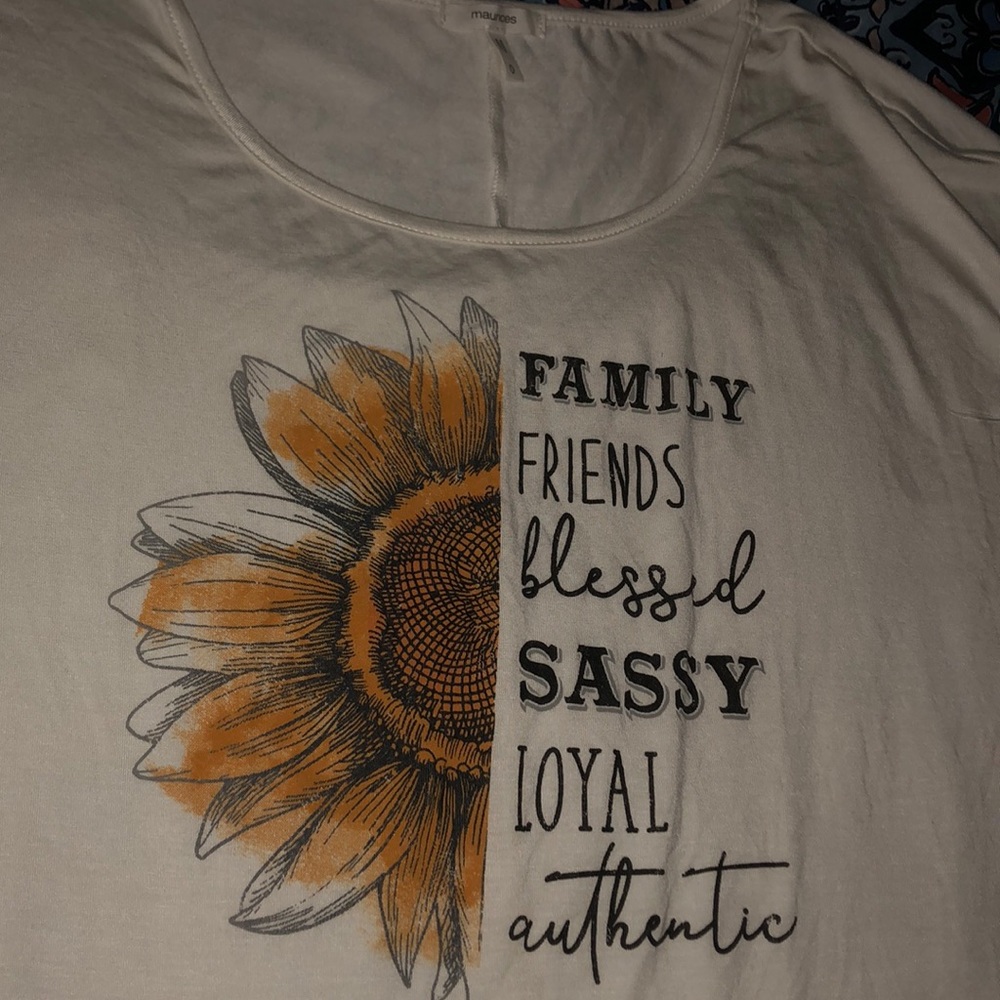 Maurices graphic tee Size 0